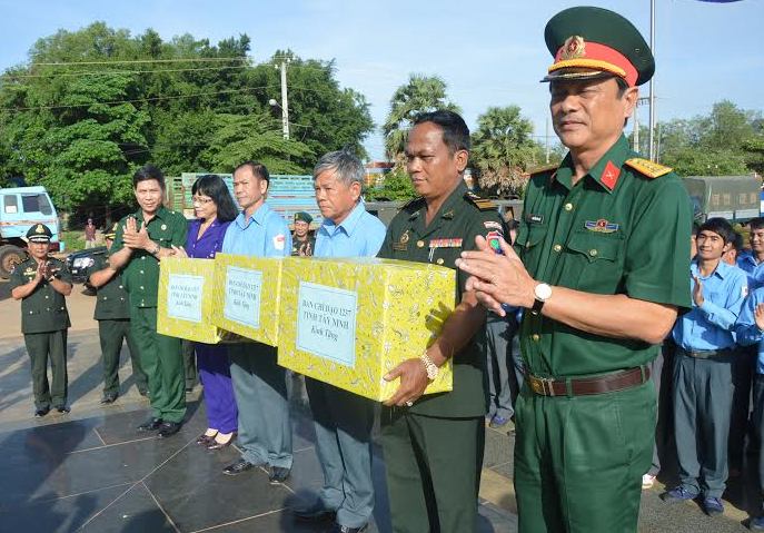 Quy tập, hồi hương 190 hài cốt liệt sĩ quân tình nguyện Việt Nam hy sinh ở Campuchia 